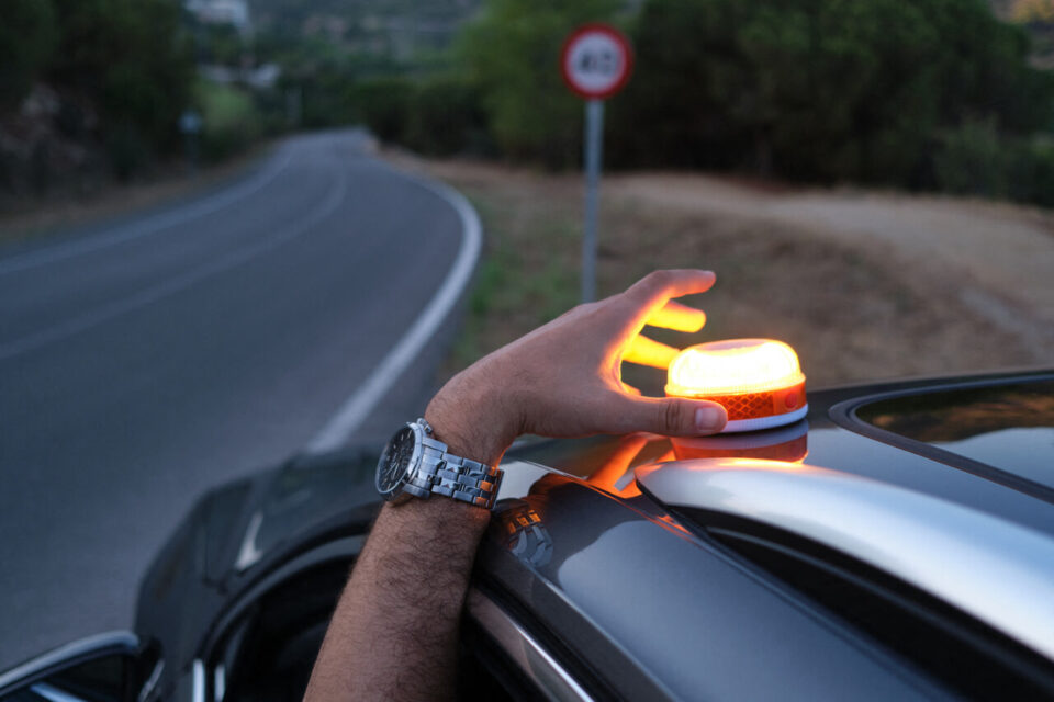 Die Bedeutung der Warnleuchte V16 für Ihre Sicherheit im Straßenverkehr